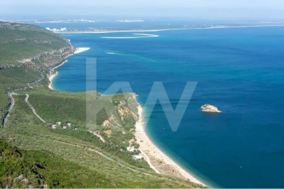 Terreno para Venda em Azeitão (São Lourenço e São Simão)
