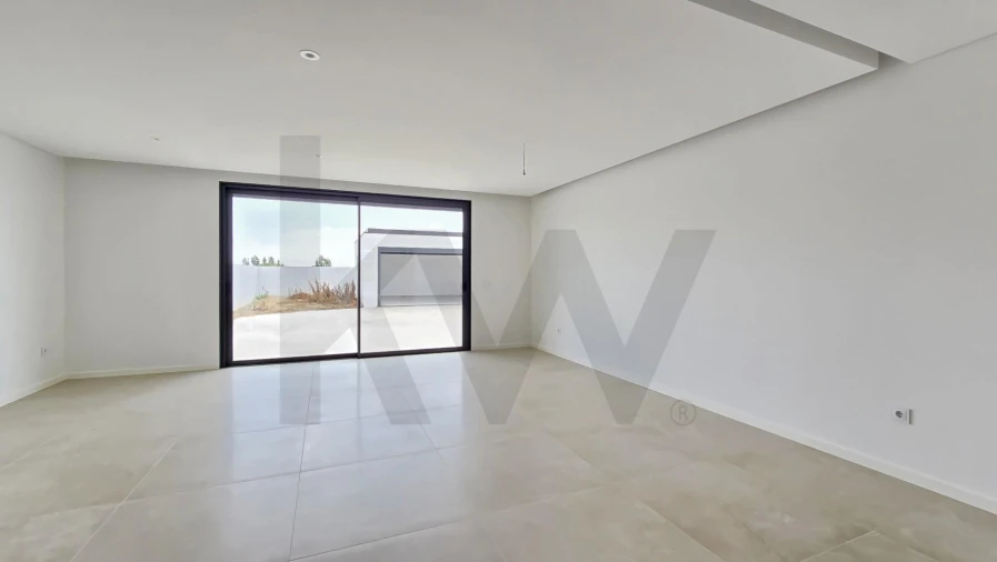 Moradia T4 para Venda em Aradas Foto 3