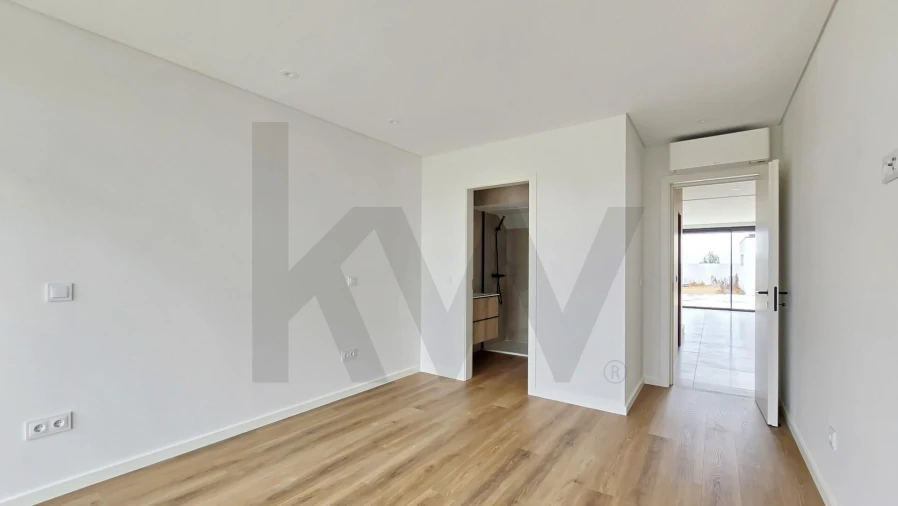 Moradia T4 para Venda em Aradas Foto 5