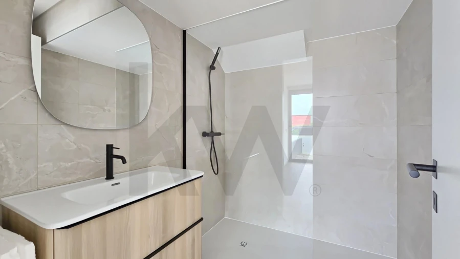 Moradia T4 para Venda em Aradas Foto 6