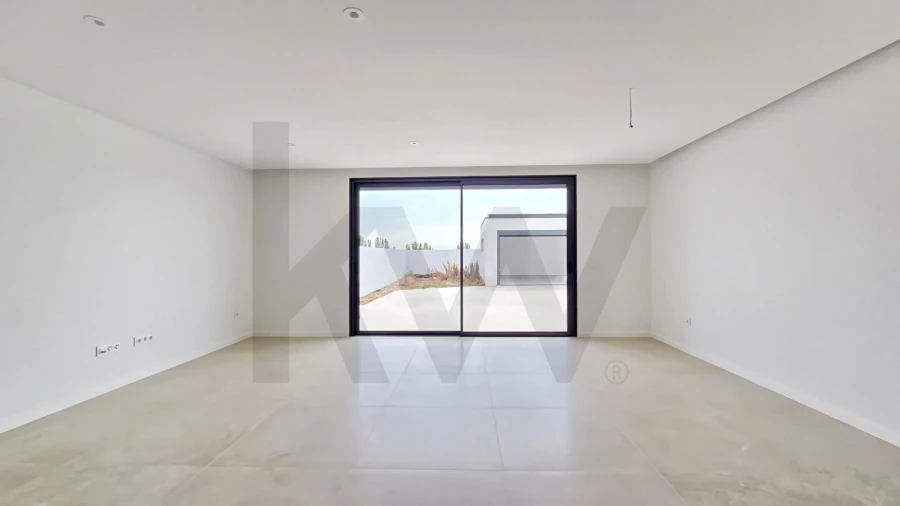 Moradia T4 para Venda em Aradas Foto 2