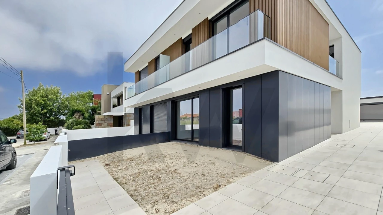 Moradia T4 para Venda em Aradas Foto 1