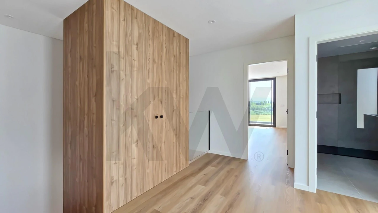 Moradia T4 para Venda em Aradas Foto 11