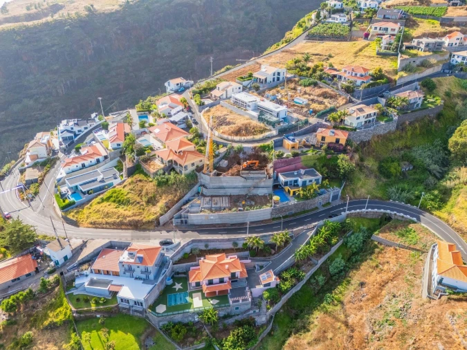 Moradia T3 para Venda em Estreito da Calheta Foto 6