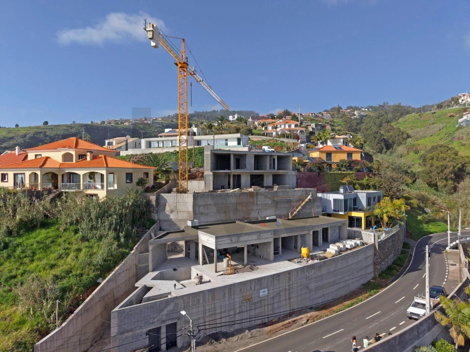 Moradia T3 para Venda em Estreito da Calheta Foto 1