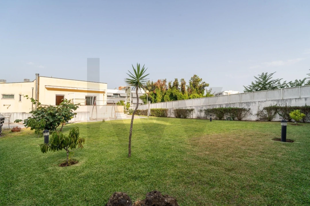 Moradia T5 para Venda em Eiras e São Paulo de Frades Foto 44