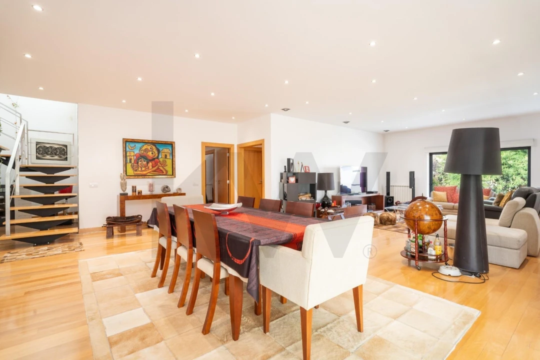 Moradia T5 para Venda em Eiras e São Paulo de Frades Foto 4