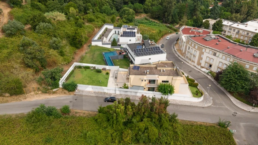 Moradia T5 para Venda em Eiras e São Paulo de Frades Foto 67