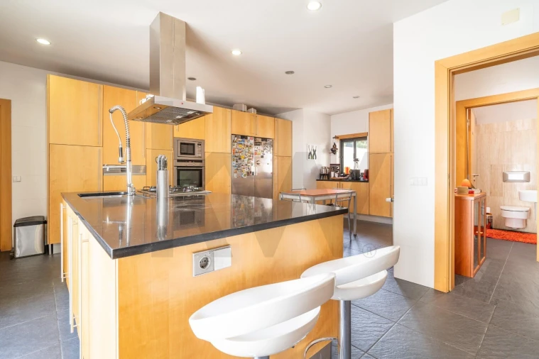 Moradia T5 para Venda em Eiras e São Paulo de Frades Foto 9