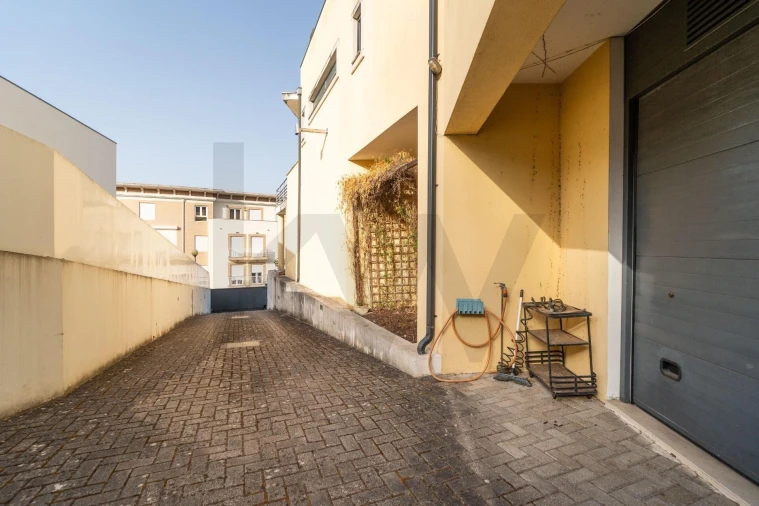 Moradia T5 para Venda em Eiras e São Paulo de Frades Foto 61