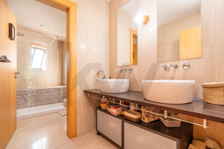 Moradia T5 para Venda em Eiras e São Paulo de Frades Foto 45