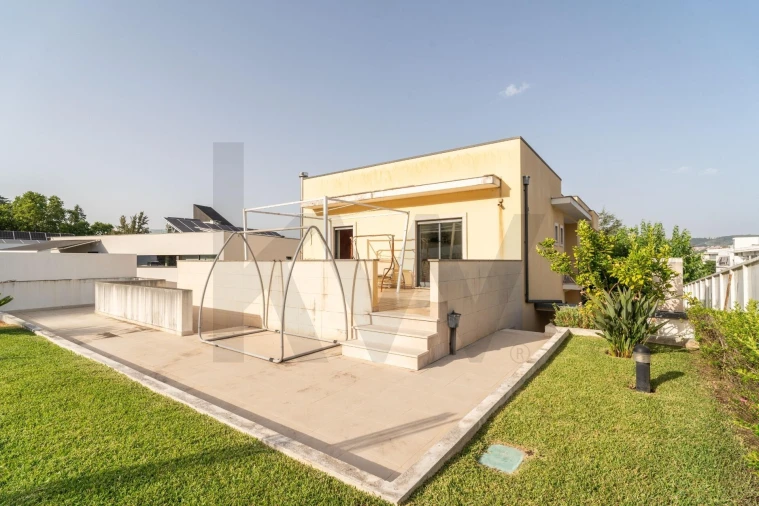 Moradia T5 para Venda em Eiras e São Paulo de Frades Foto 42