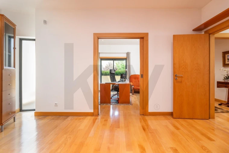 Moradia T5 para Venda em Eiras e São Paulo de Frades Foto 16