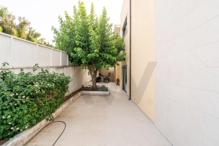 Moradia T5 para Venda em Eiras e São Paulo de Frades Foto 59