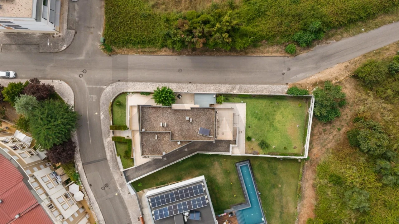 Moradia T5 para Venda em Eiras e São Paulo de Frades Foto 65