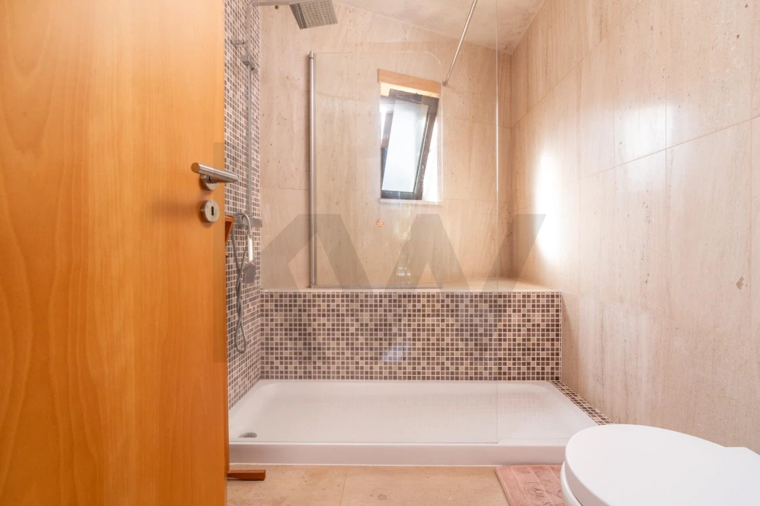 Moradia T5 para Venda em Eiras e São Paulo de Frades Foto 46