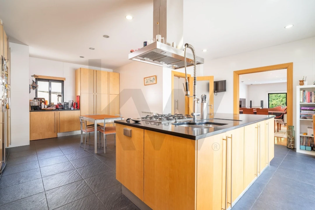 Moradia T5 para Venda em Eiras e São Paulo de Frades Foto 10