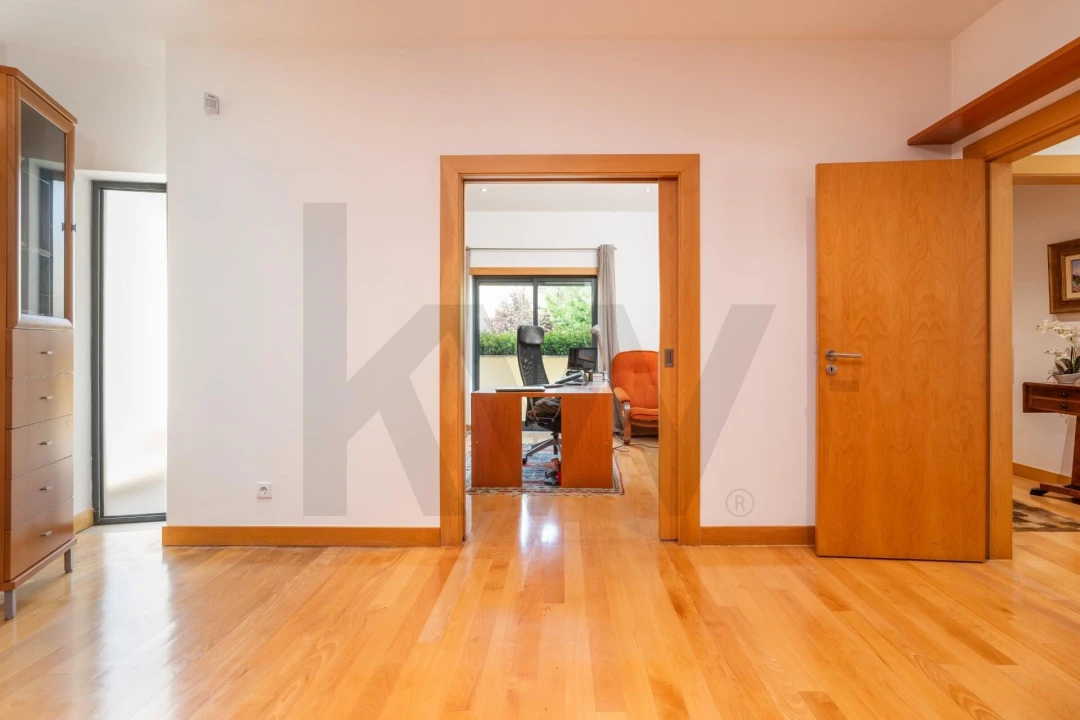 Moradia T5 para Venda em Eiras e São Paulo de Frades Foto 16