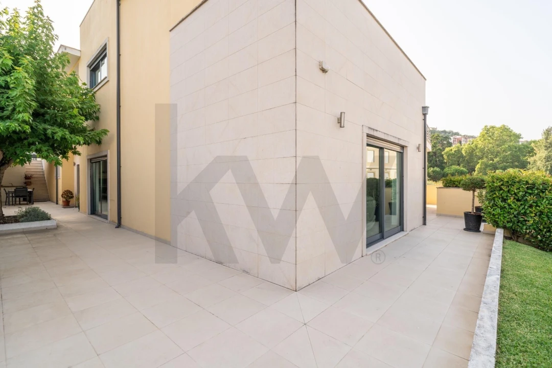 Moradia T5 para Venda em Eiras e São Paulo de Frades Foto 52