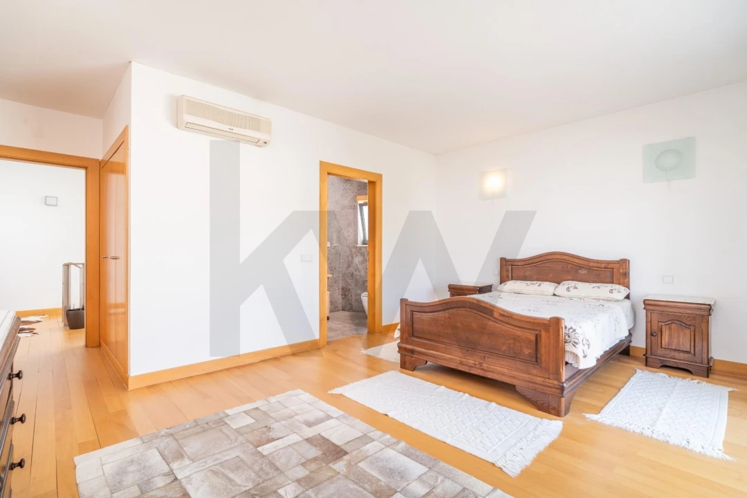 Moradia T5 para Venda em Eiras e São Paulo de Frades Foto 22