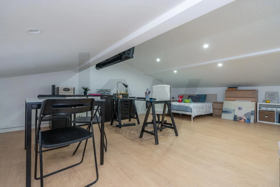 Moradia T5 para Venda em Almalagues Foto 12