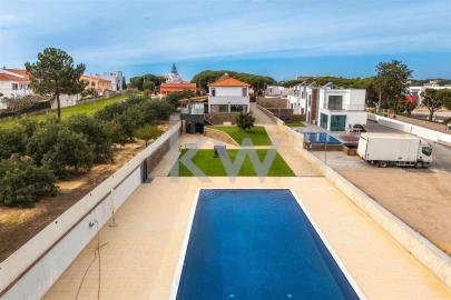 Moradia T2 para Venda em Albufeira e Olhos de Água