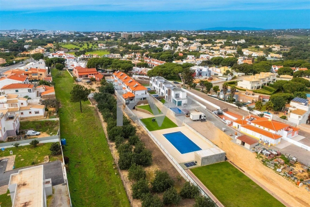 Moradia T2 para Venda em Albufeira e Olhos de Água Foto 80