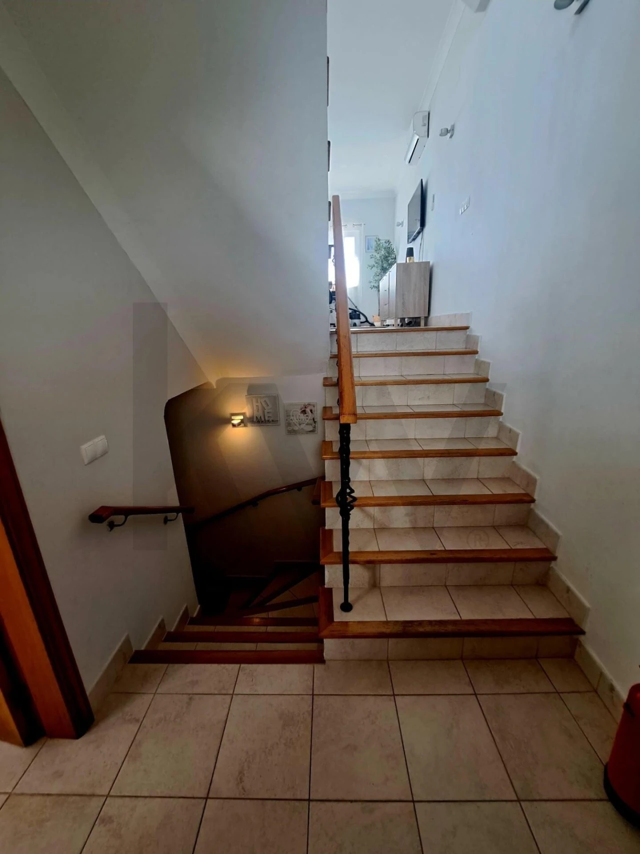 Prédio para Venda em Budens Foto 2