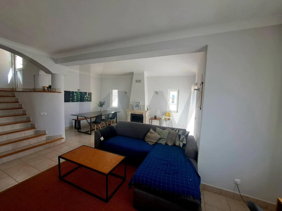 Prédio para Venda em Budens Foto 3