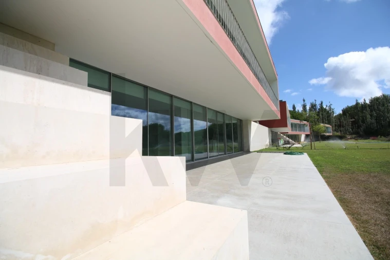 Moradia T4 para Venda em Vau