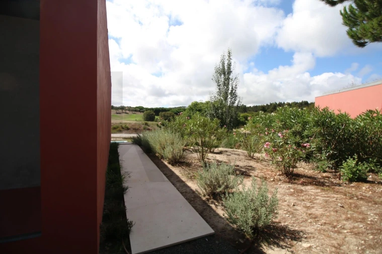 Moradia T4 para Venda em Vau Foto 10