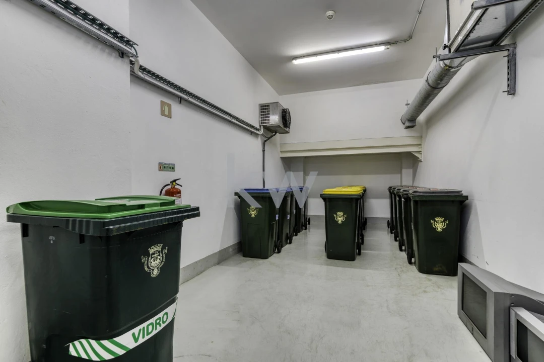 Apartamento T1 para Venda em Santo António Foto 36