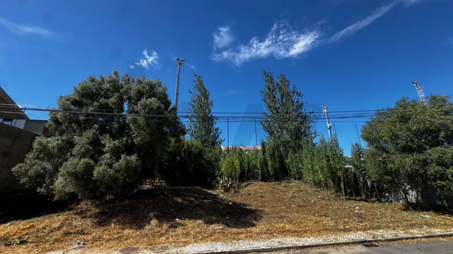 Terreno para Venda em Santa Iria de Azoia, São João da Talha e Bobadela Foto 1