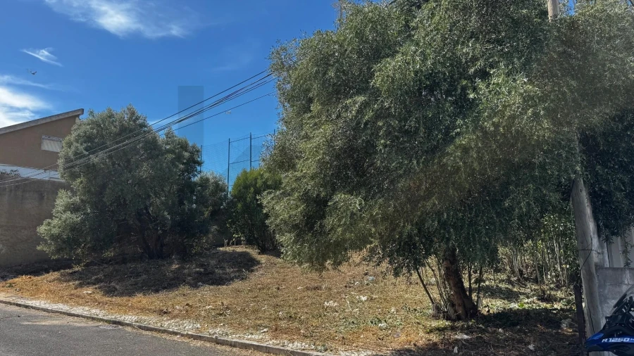 Terreno para Venda em Santa Iria de Azoia, São João da Talha e Bobadela Foto 2