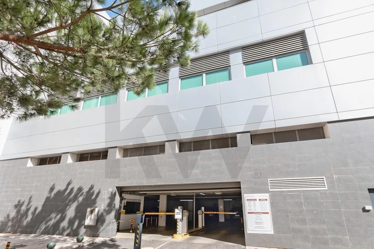 Negócio para Venda em Carnaxide e Queijas