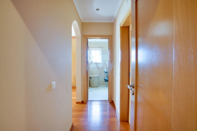 Moradia T3 para Venda em Colares Foto 16