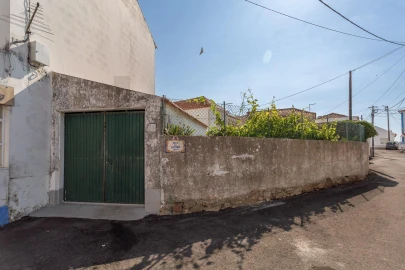 Moradia T3 para Venda em Santa Maria e São Miguel, São Martinho, São Pedro Penaferrim