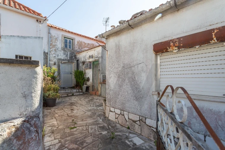 Moradia T3 para Venda em Santa Maria e São Miguel, São Martinho, São Pedro Penaferrim Foto 4