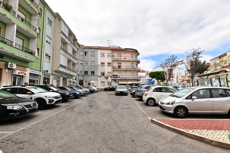 Apartamento T2 para Arrendamento em Falagueira-Venda Nova Foto 28