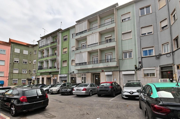 Apartamento T2 para Arrendamento em Falagueira-Venda Nova Foto 27