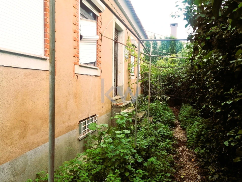 Moradia T4 para Venda em Venteira Foto 1