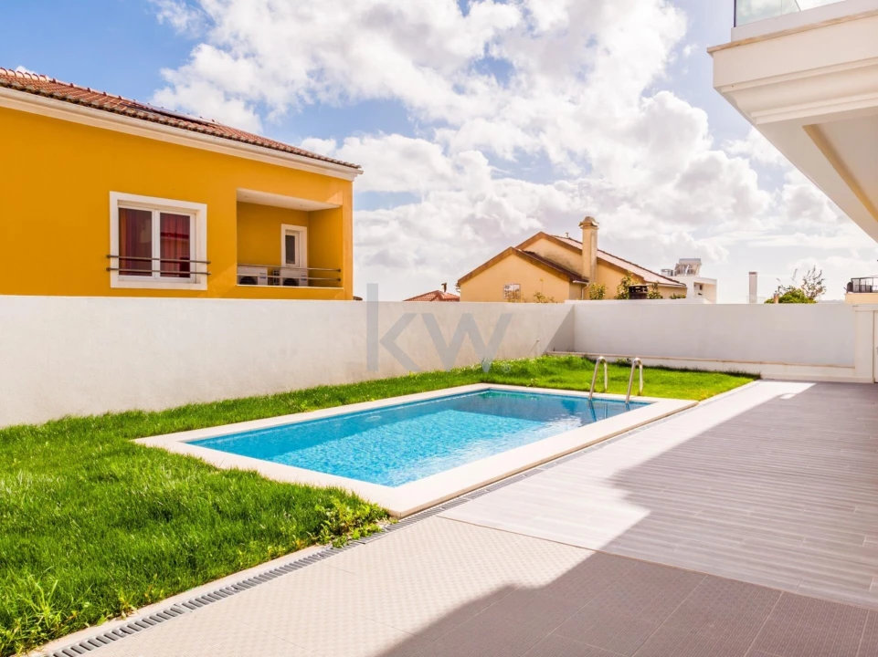 Moradia T4 para Venda em Pontinha e Famões Foto 20