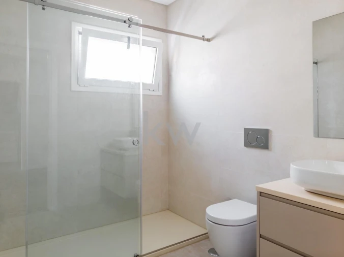 Moradia T4 para Venda em Pontinha e Famões Foto 34