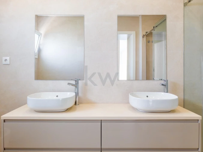 Moradia T4 para Venda em Pontinha e Famões Foto 27