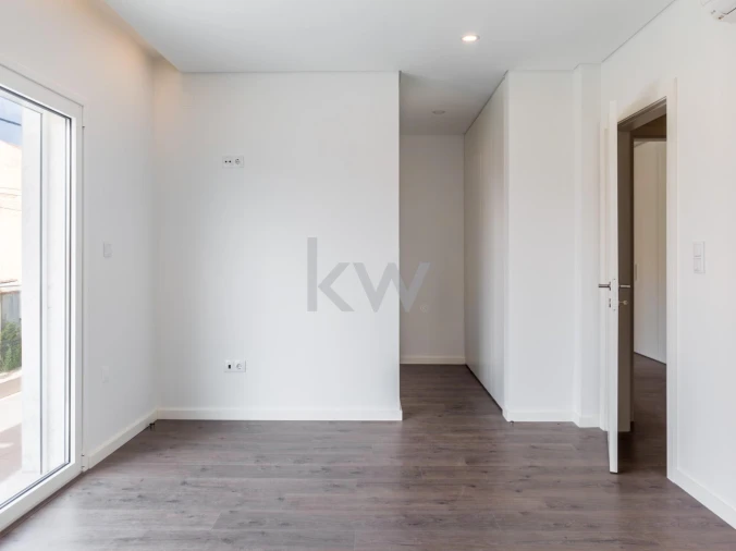 Moradia T4 para Venda em Pontinha e Famões Foto 29