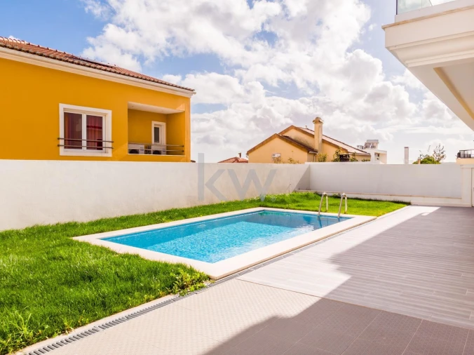 Moradia T4 para Venda em Pontinha e Famões Foto 20