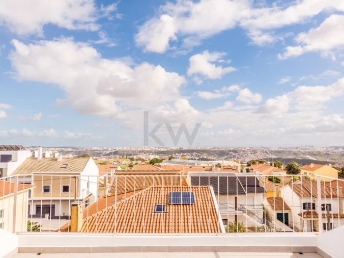 Moradia T4 para Venda em Pontinha e Famões Foto 38