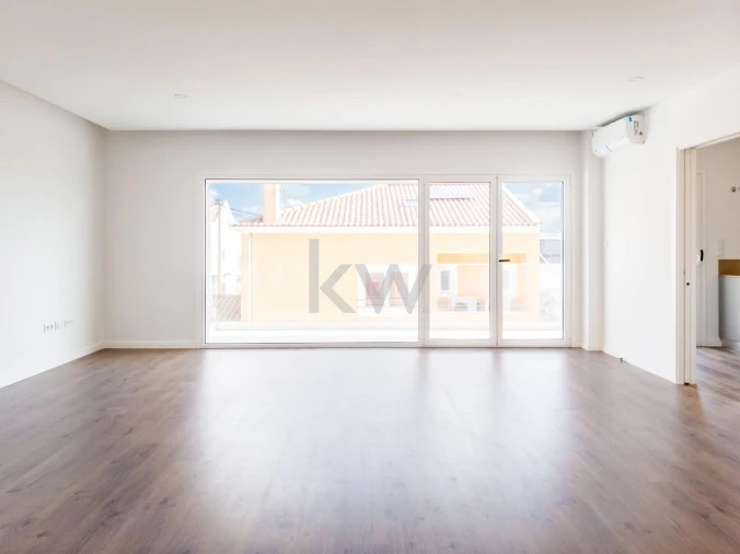 Moradia T4 para Venda em Pontinha e Famões Foto 4