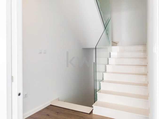 Moradia T4 para Venda em Pontinha e Famões Foto 15