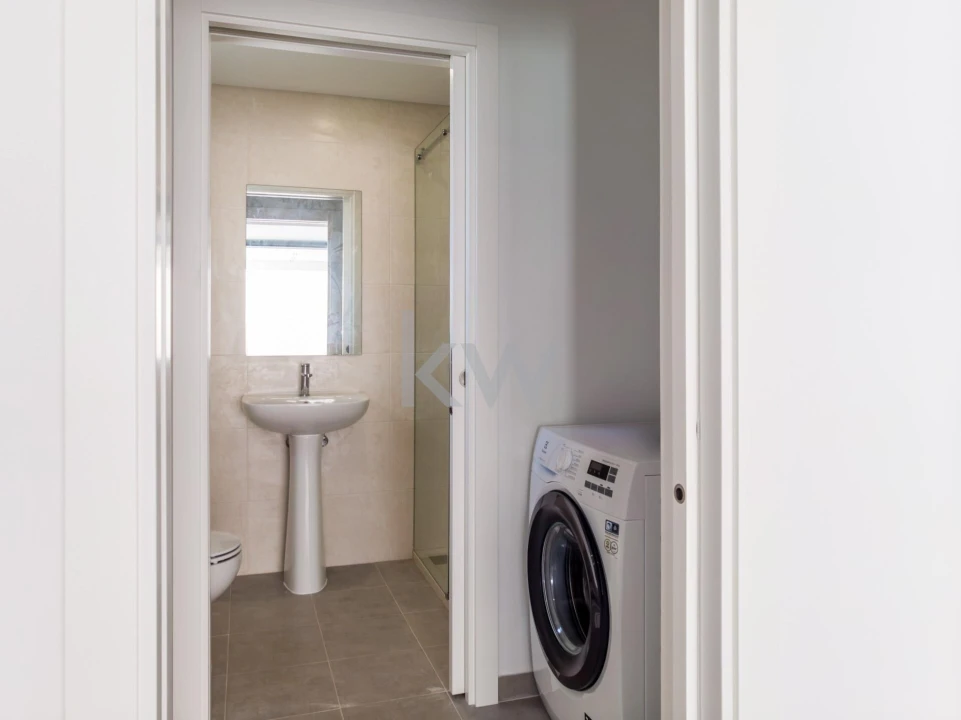 Moradia T4 para Venda em Pontinha e Famões Foto 16